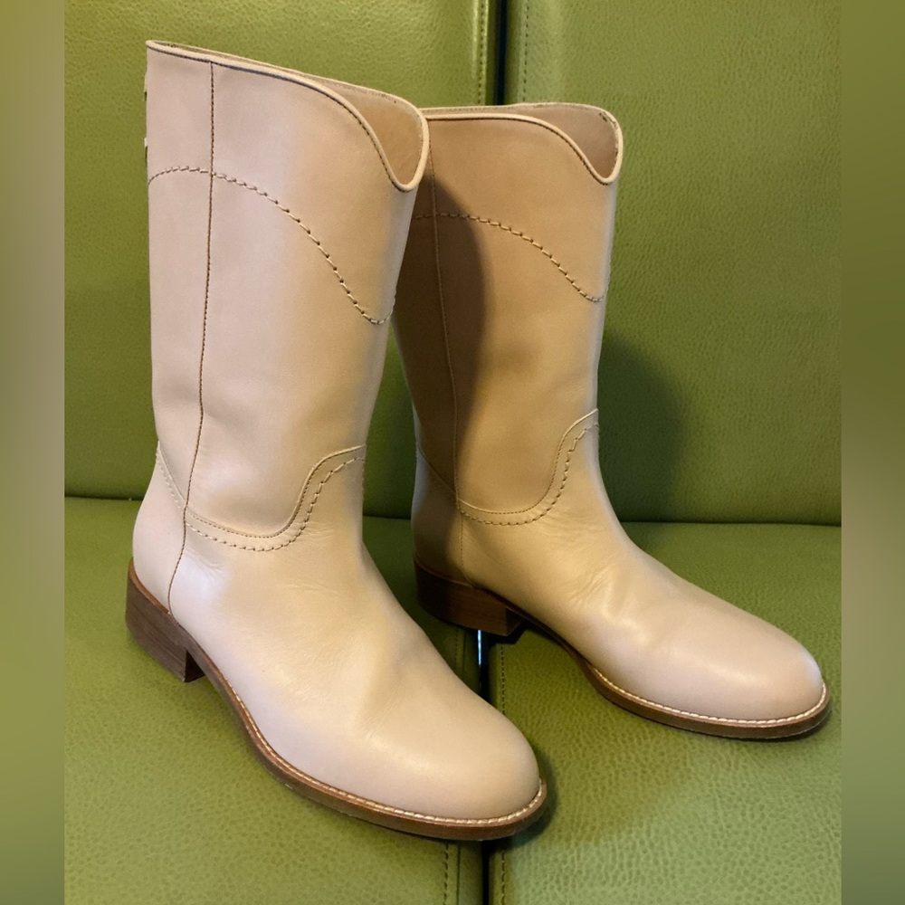 CHANEL Cream Heeled Boots